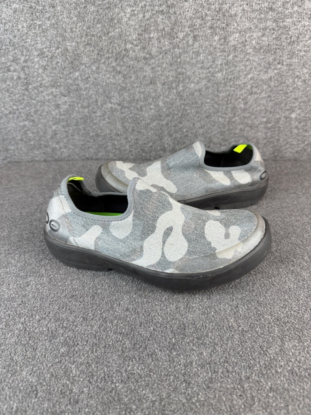 OOFOS Women's Gray Camo Slip-On Moccasins